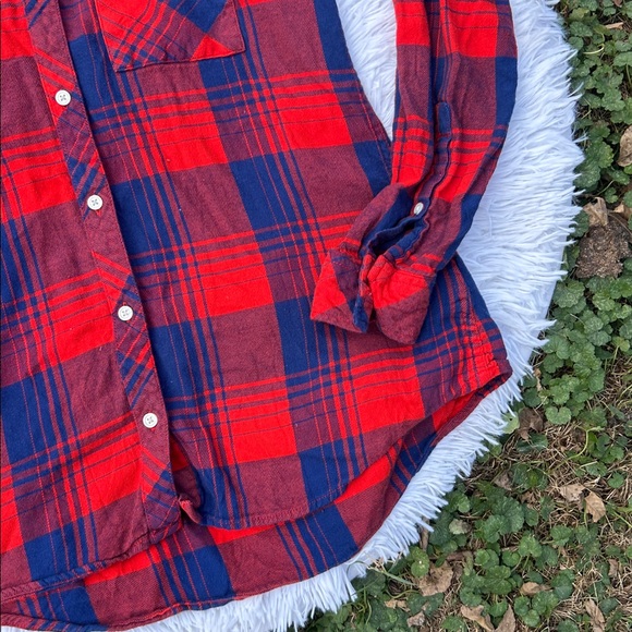 GAP Women’s Red and Navy Blue Flannel Button Down Shirt Size Medium - Picture 9 of 13